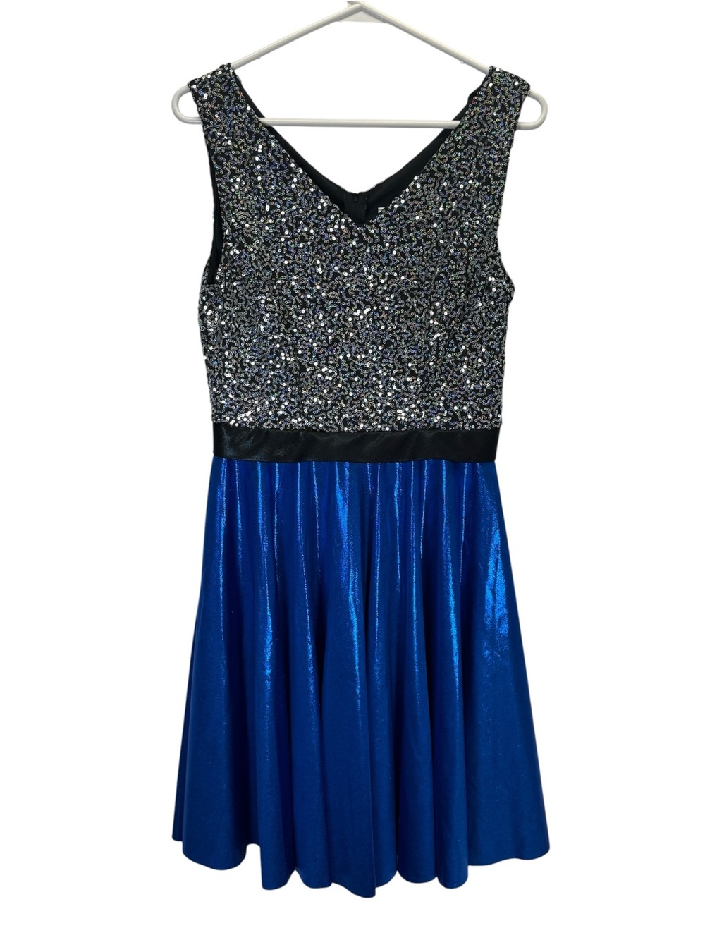 Southeastern Performance Apparel performances wear blue and silver
Size 8